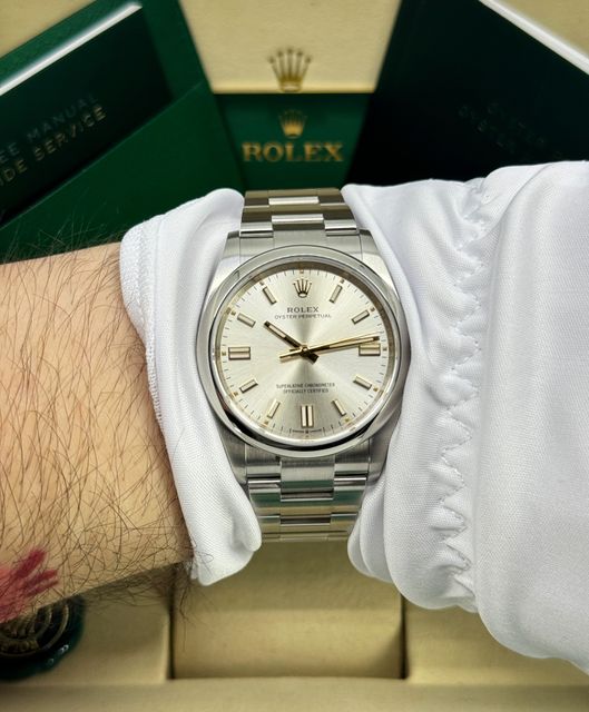 Rolex Oyster Perpetual 126000 Image 5